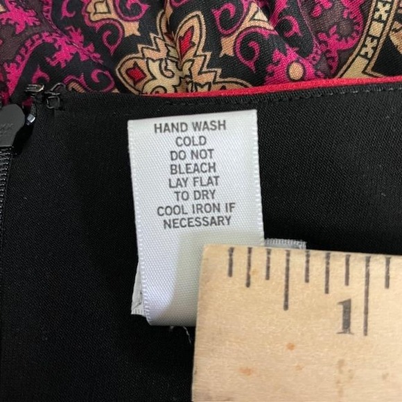Vintage CACHE Black and Red Paisley Print Sheath Dress | Sz 8 95% Poly 5% Spandx - Picture 6 of 8